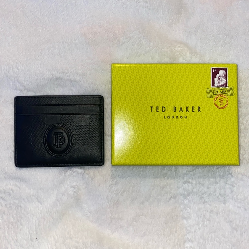 Perrth House Check Leather Embossed Crardholder